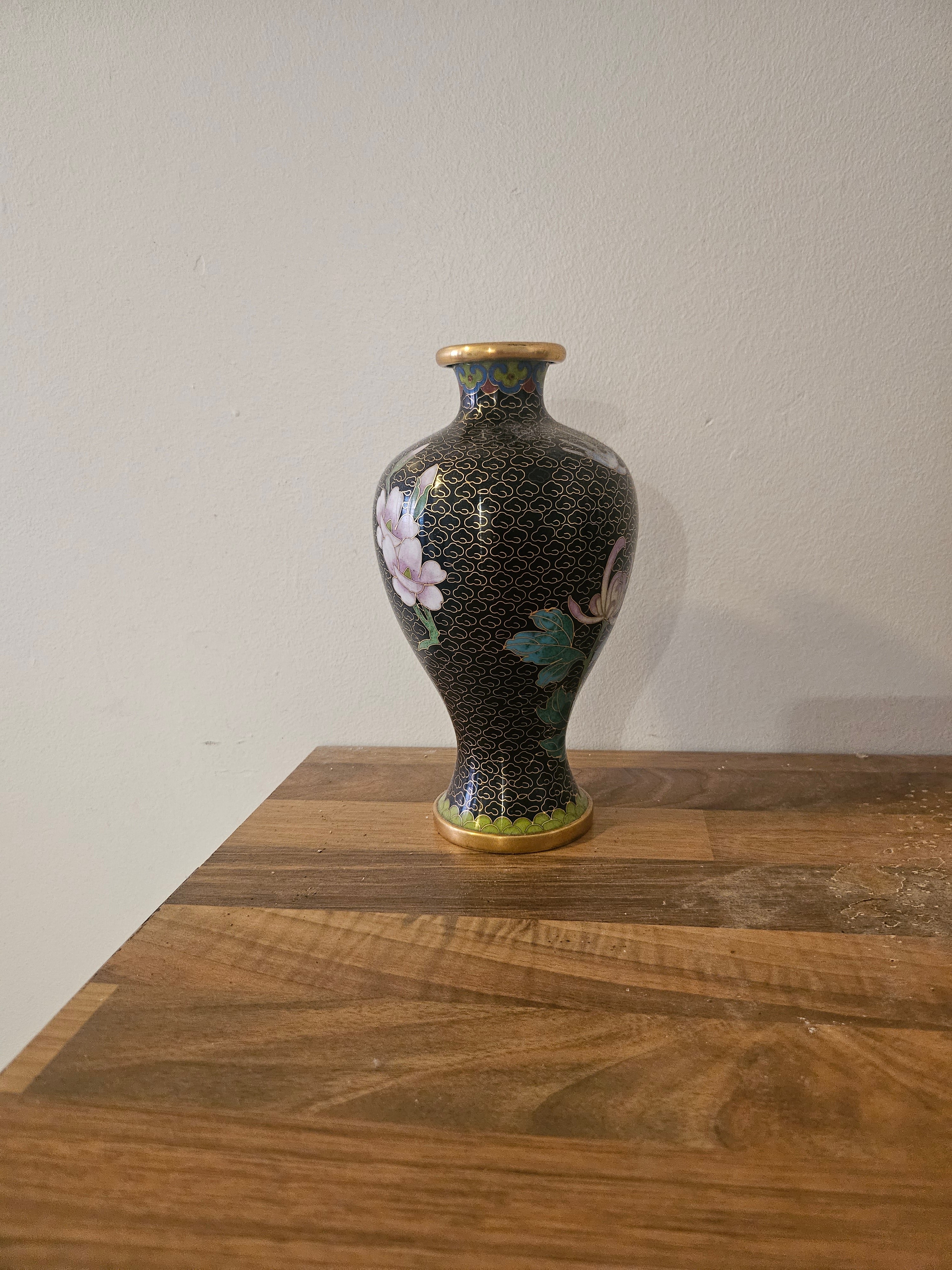 Petit vase cloisonné décor floral – Style asiatique