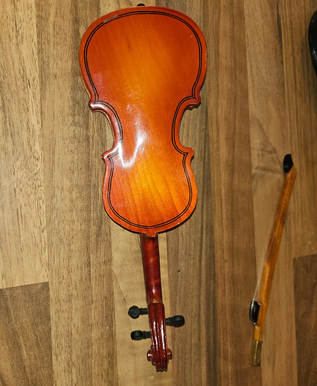 Violon miniature décoratif avec étui rigide – Objet de collection